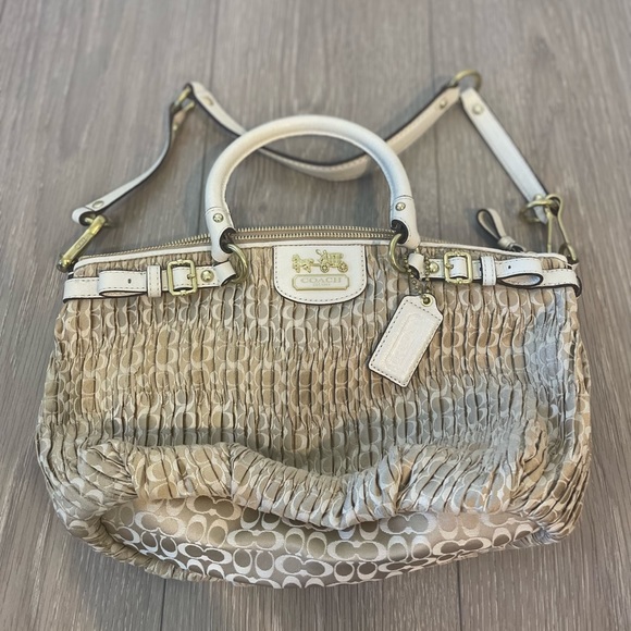 Coach Monogram Purse/Shoulder Bag, like new - Picture 5 of 9